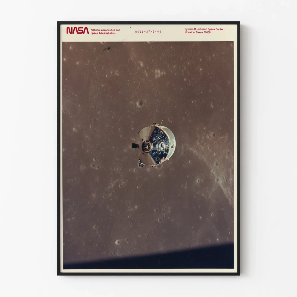 Apollo 11 -moduulit kiertoradalla Kuussa NASA Juliste