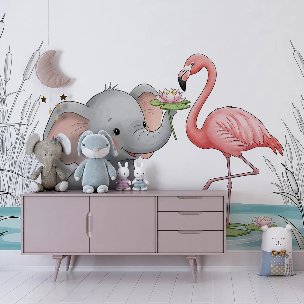 Lastenhuoneen tapetti | Iloinen elefantti ja vaaleanpunainen flamingo veden äärellä