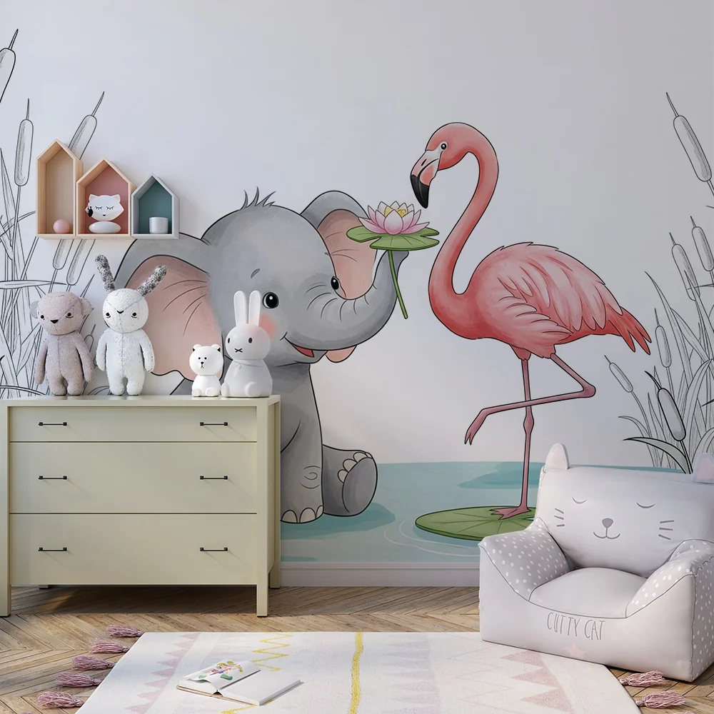 Lastenhuoneen tapetti | Iloinen elefantti ja vaaleanpunainen flamingo veden äärellä