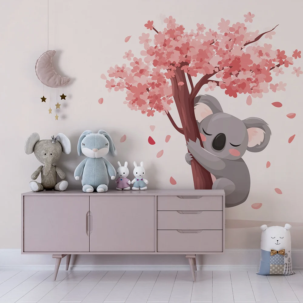 Lastenhuoneen tapetti | Söpö koala ja kukkiva kirsikkapuu