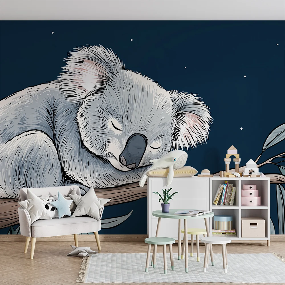 Lastenhuoneen tapetti | Nukkuva koala oksalla yönsinisen taivaan alla