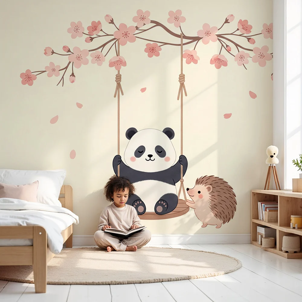 Lastenhuoneen tapetti | Panda ja siili kukkivien kirsikkapuiden alla