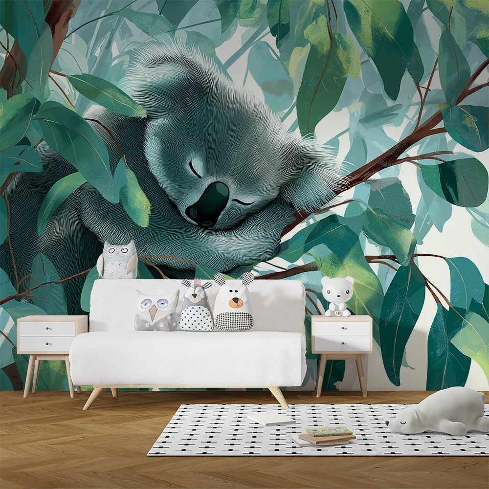 Lastenhuoneen tapetti | Uninen koala eukalyptuslehtien keskellä