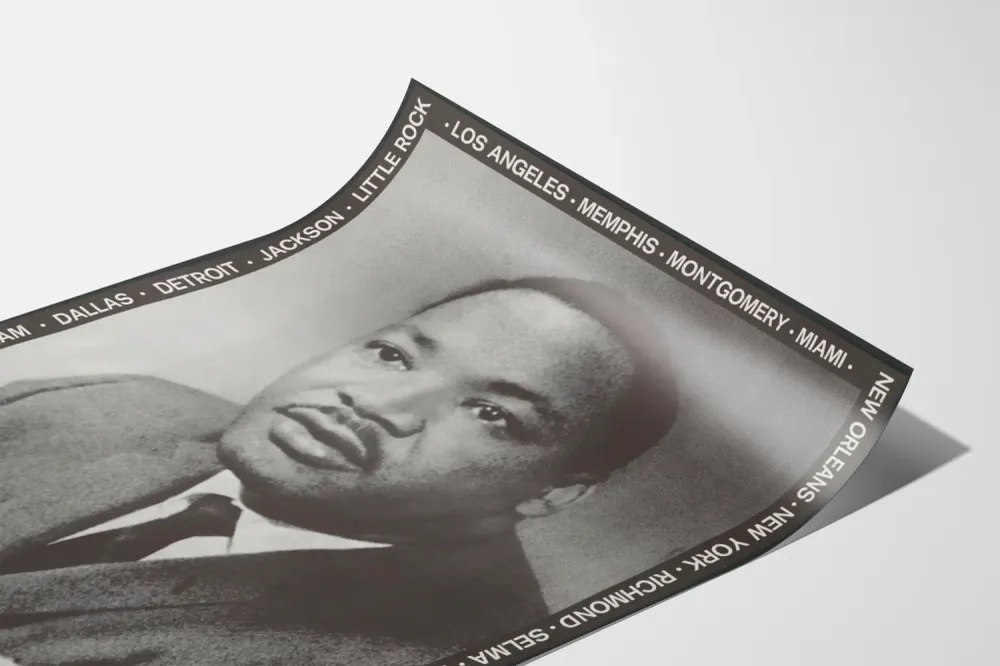 Dr. Martin Luther King Jr.:n kunniaposteri – Mustavalkoinen muotokuva