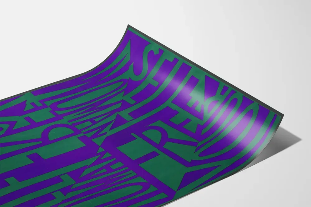 Typografinen juliste Vapaa nainen Vapauta itsesi Vihreä ja Violetti