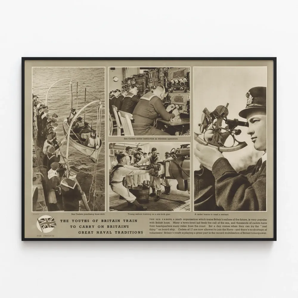 Vintagejuliste: Nuoret Britannian merivoimien kadetit muodostelmassa
