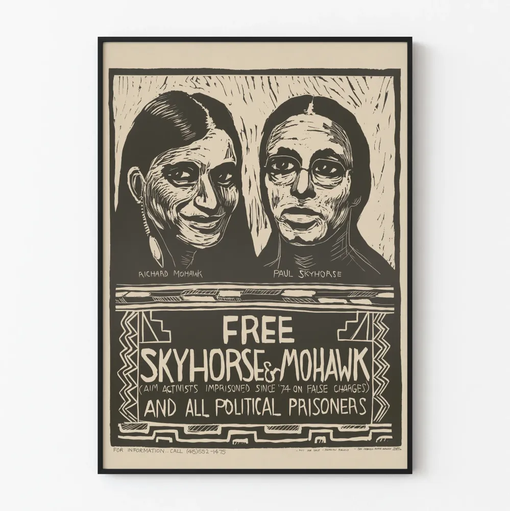 Väkivaltainen juliste Free Skyhorse & Mohawk – Sitoutunut seinäkoristelu